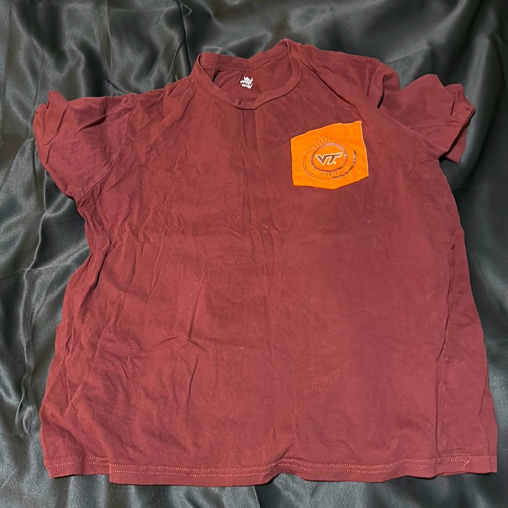 VT women’s XL pocket shirt
